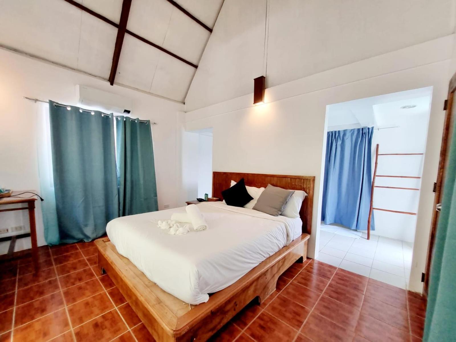 Casalay Boutique Villas & Dive Puerto Galera Room photo